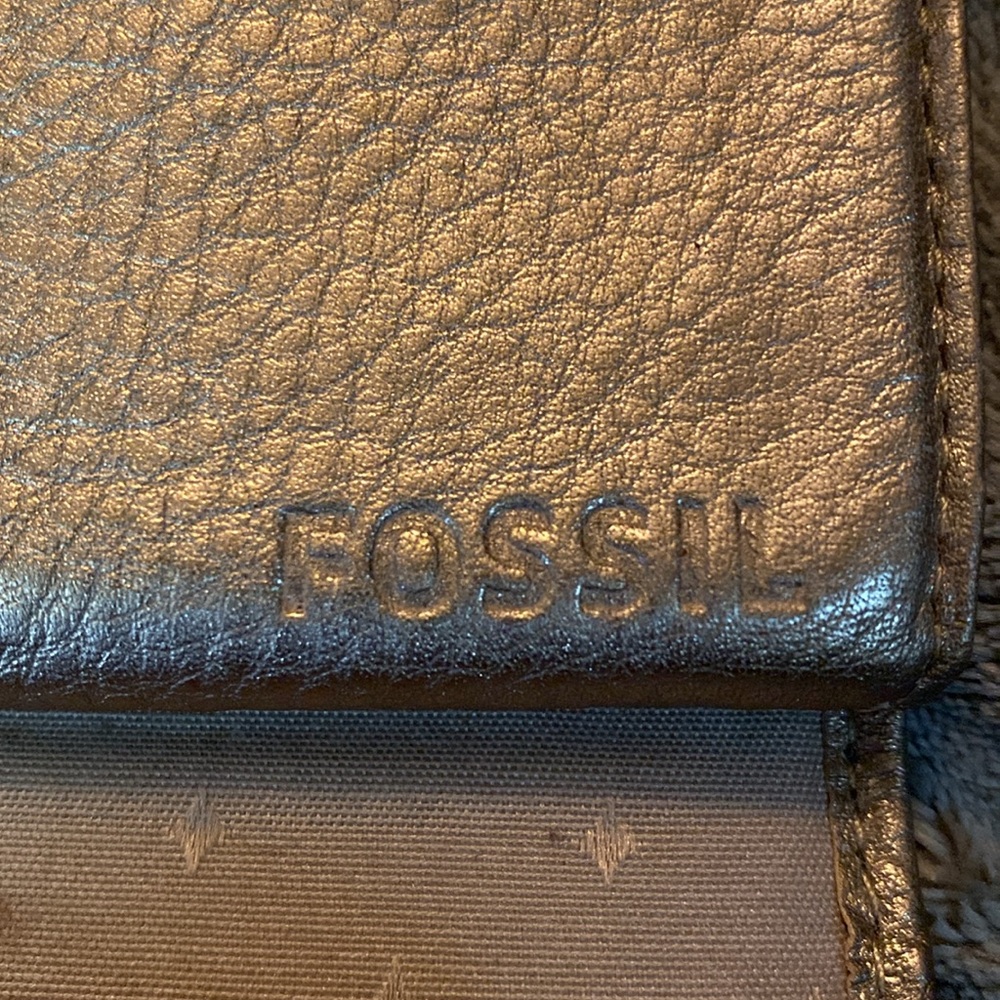 Fossil Gold Leather Wallet - Picture 9 of 10